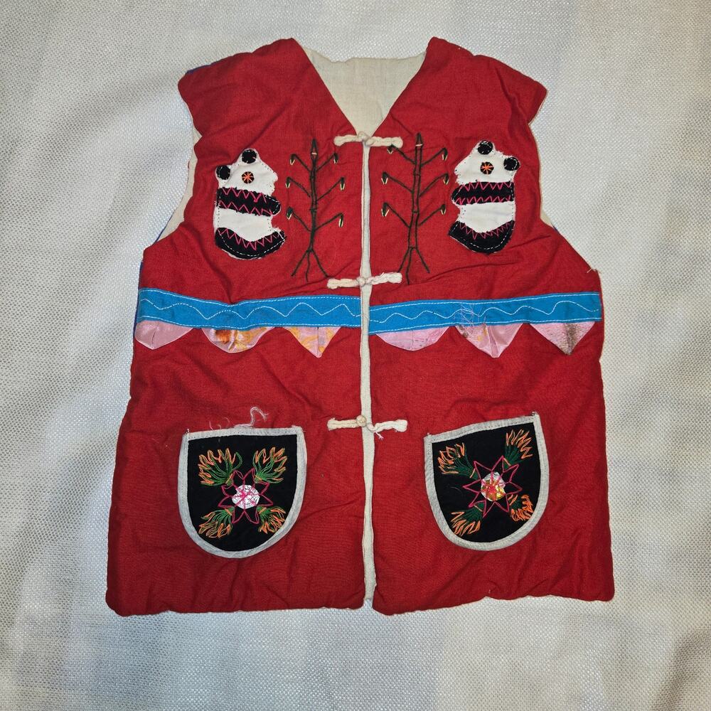 Toddlers 2T Vintage 1970s No Labels Handmade Asian Themed Quilted Vest
